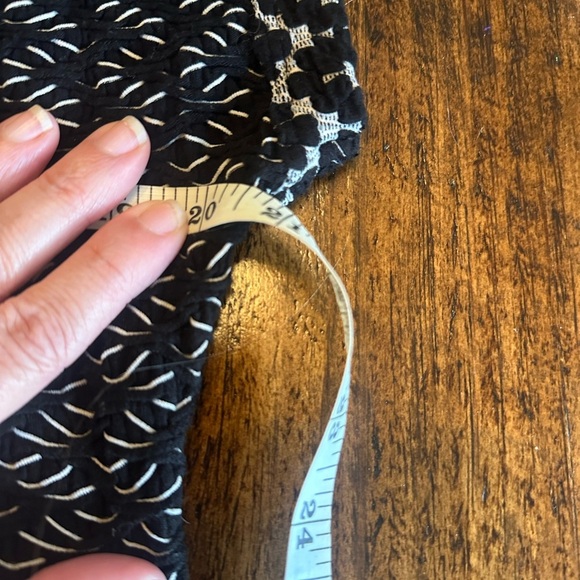 Anthropologie |  Postmark, Zigzag Textured Black & White Top, Size Small - Picture 7 of 8
